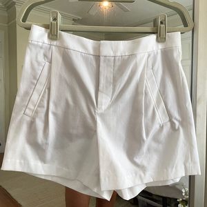 Club Monaco White Shorts. Size 6.